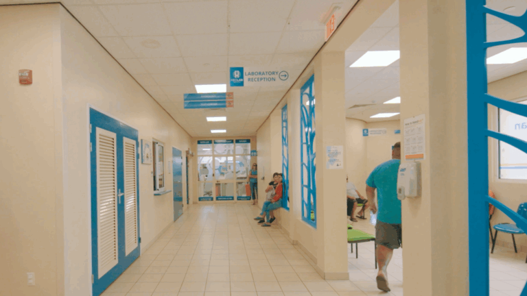 Medlab Aruba ta Celebra 4 Aña Suministrando Servicio di Laboratorio na ImSan